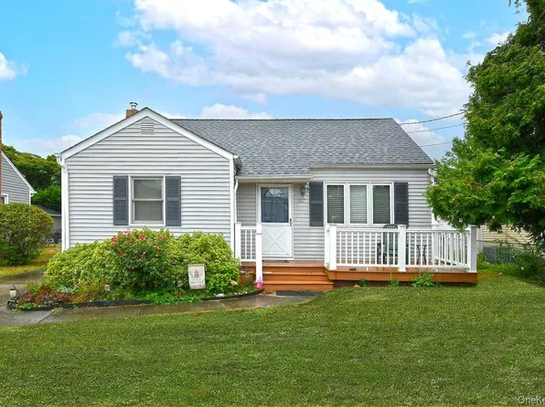 767 Keith Lane, West Islip, NY 11705