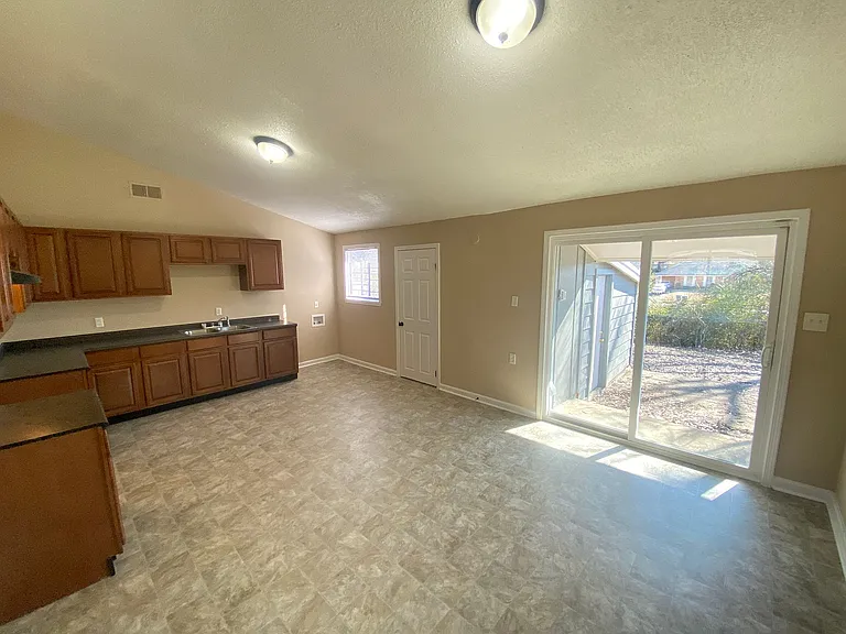 2267 Pueblo Ave — Photo 8