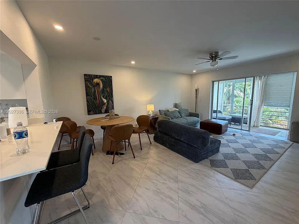 1000 NE 14th Ave #408