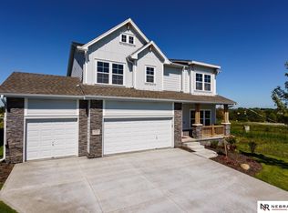 21318 Karen St, Elkhorn, NE 68022