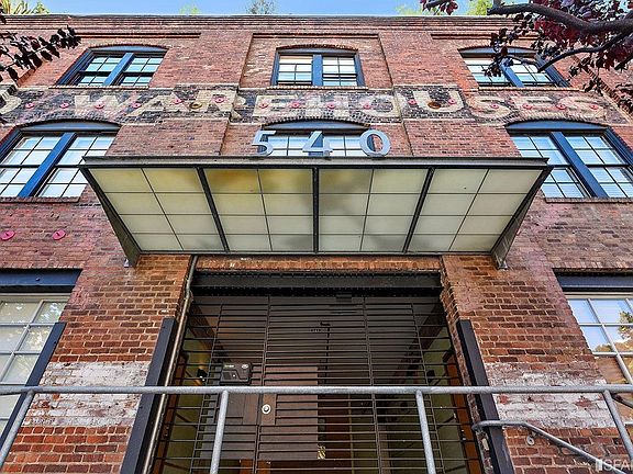 3rd image of 540 Delancey St Unit 304
