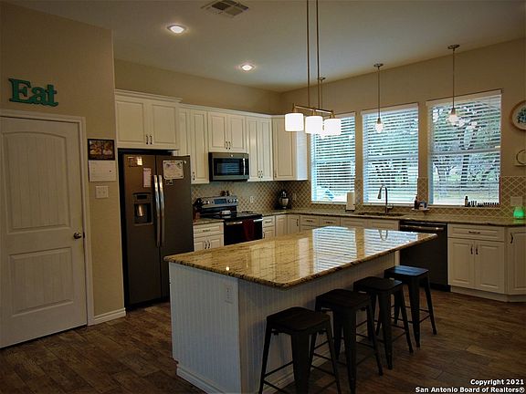 3rd image of 100 Black Jack Ln.