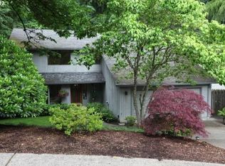 1821 SW Broadleaf Dr, Portland, OR 97219