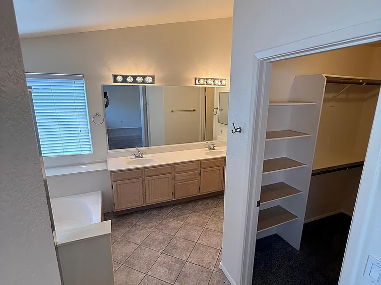 4556 E Charleston Ave — Photo 19
