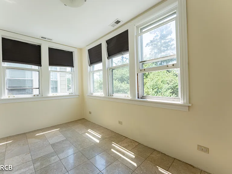 5325 W Montrose Ave #2 — Photo 18