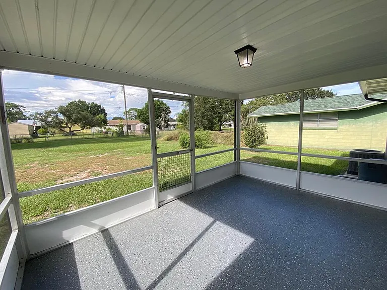 Back Porch, Lawn View