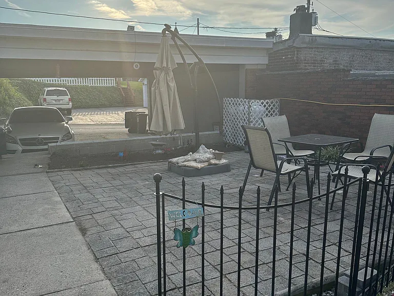 42 N Lehigh Ave — Photo 22