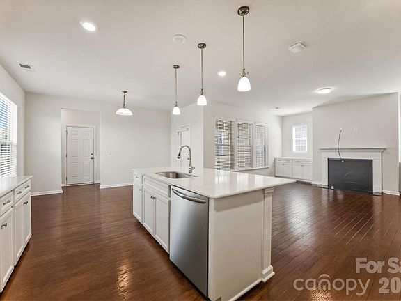 3rd image of 6418 Raffia Rd
