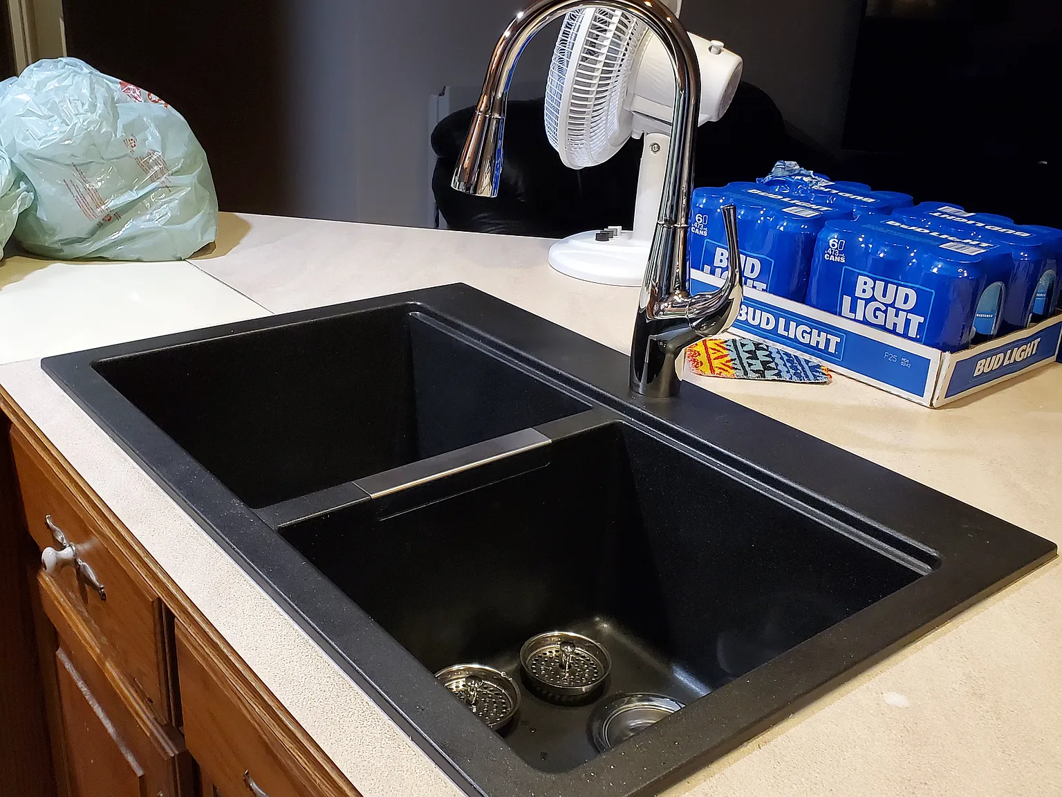 6 bed, $3,960 — Photo 4