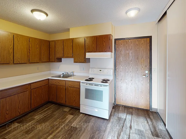 Missouri View Apartments — Photo 25