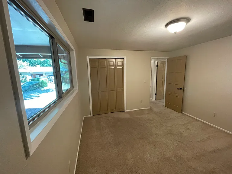 1321 NW 23rd St — Photo 14