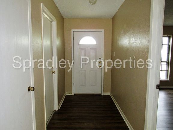 2nd image of 817 Brandywine Dr