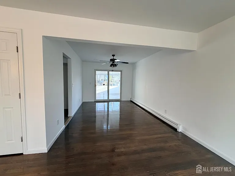 2460 Woodbridge Ave — Photo 13