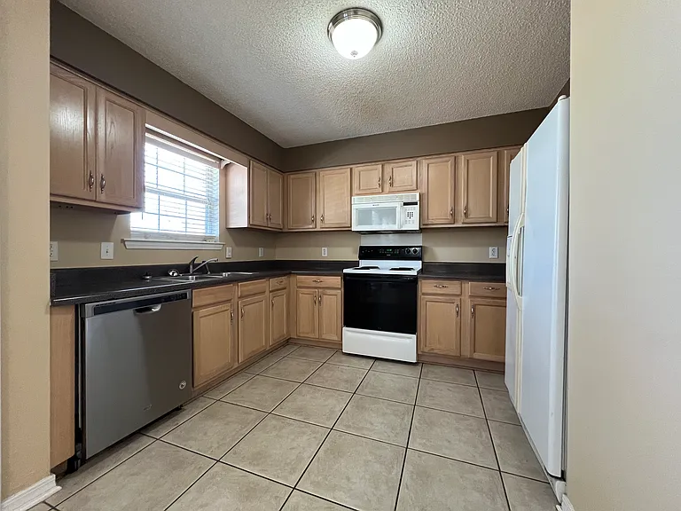 8380 Jeptha Ct — Photo 8