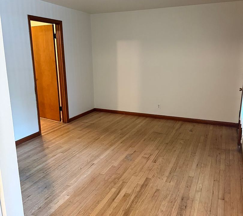 1st image of 1319 E Reserve St APT 8