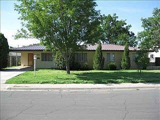 5th image of 802 W Hervey Dr
