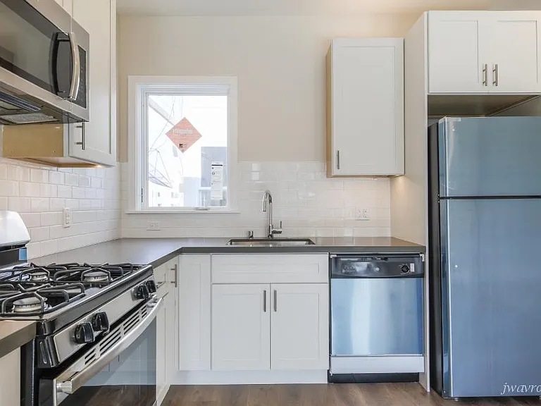 537 Valencia St #4 — Photo 1