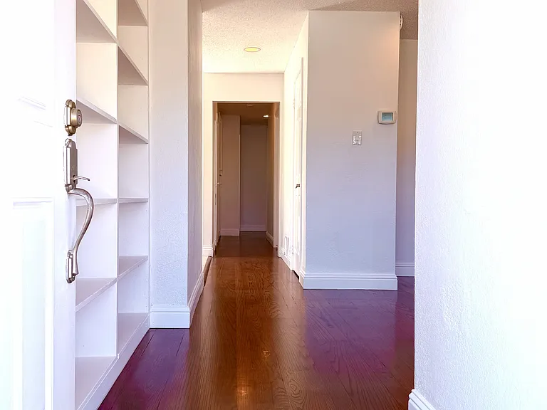 4121 Doane St — Photo 2