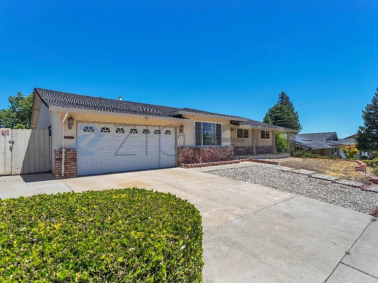 307 Boulder Dr — Photo 4