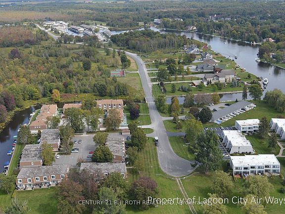 3rd image of 4 Paradise Blvd #4