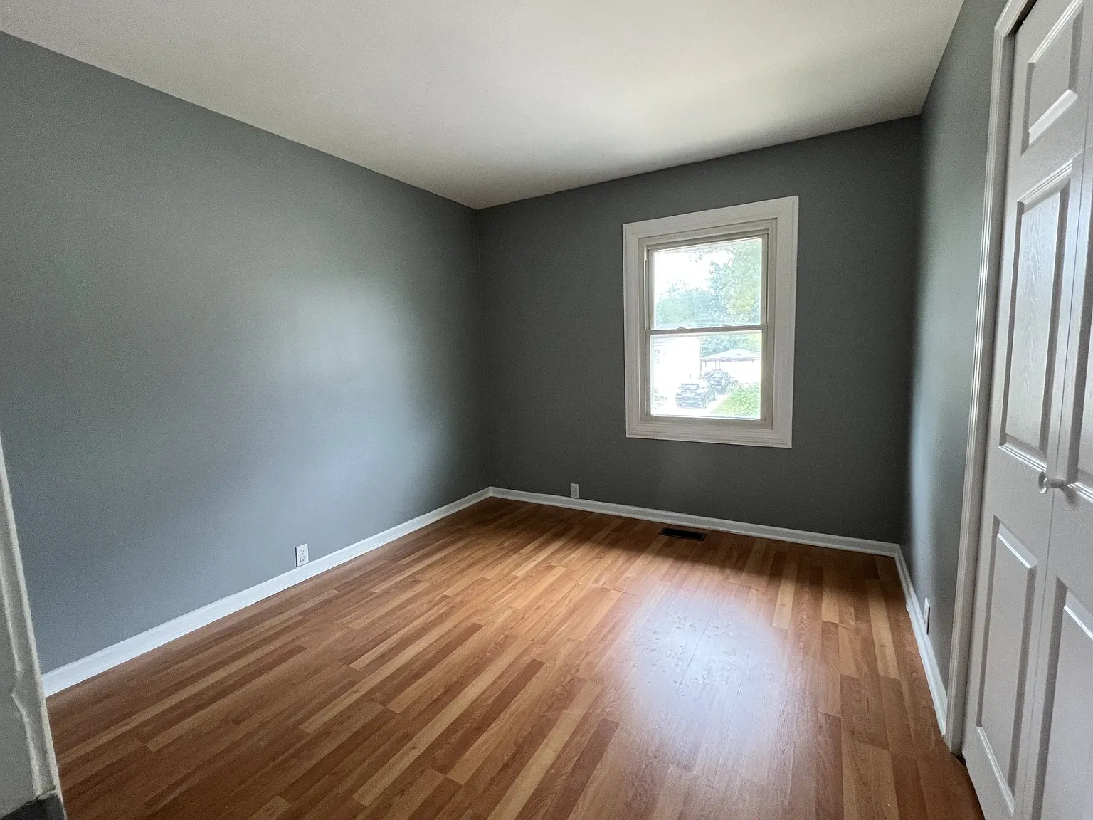 4 bed, 1.5 bath, 1800 sqft, $3,775 — Photo 3