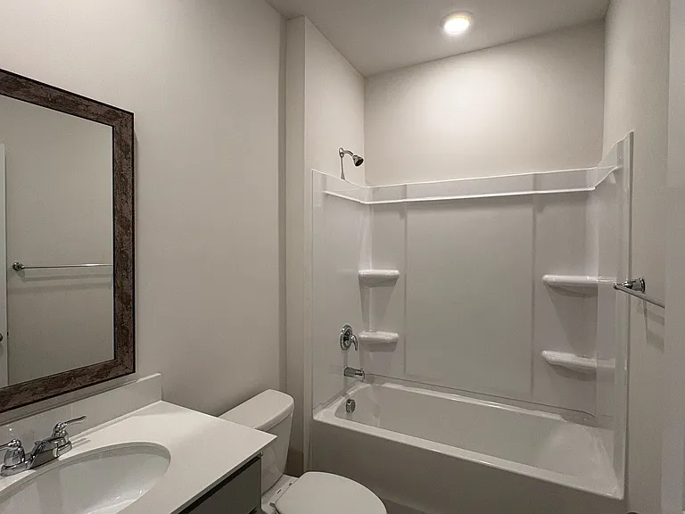 130 Fenwick Dr — Photo 7