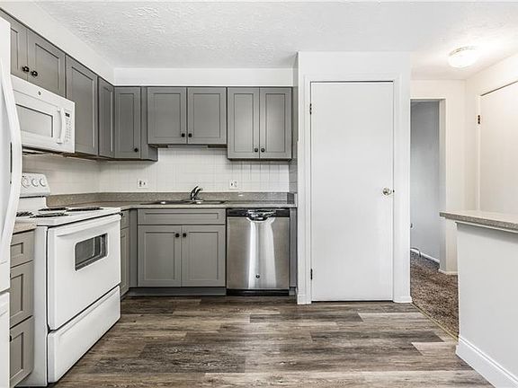 5th image of 333 Laporte Ct