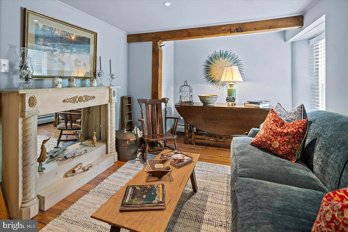 1 bed, 1.5 bath, 4168 sqft, $2,500 — Photo 3