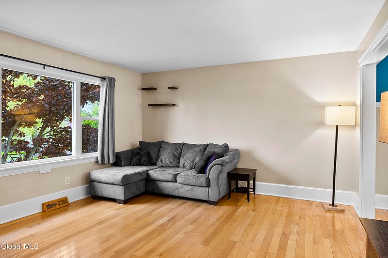 5th image of 28 Vista Lane