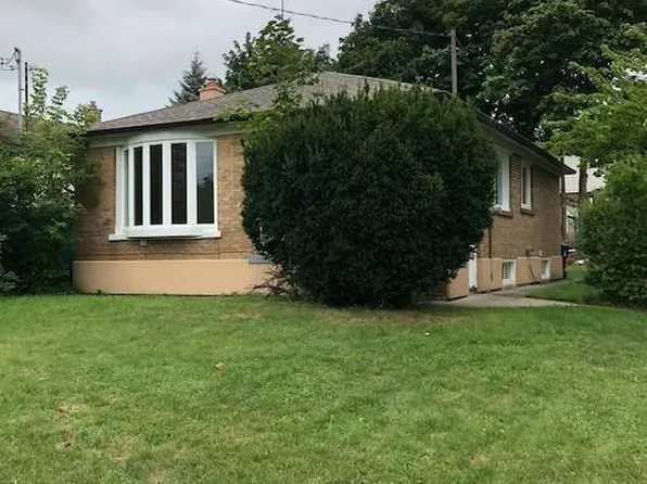 38 Peking Rd, Toronto, ON M1J 2X4