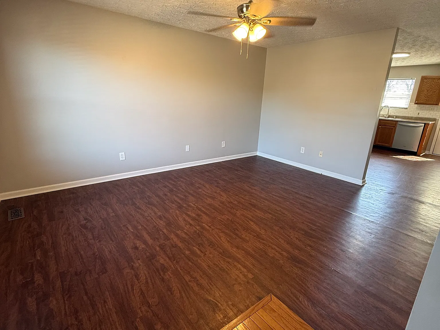 2 bed, 1025 sqft, $1,500 — Photo 4