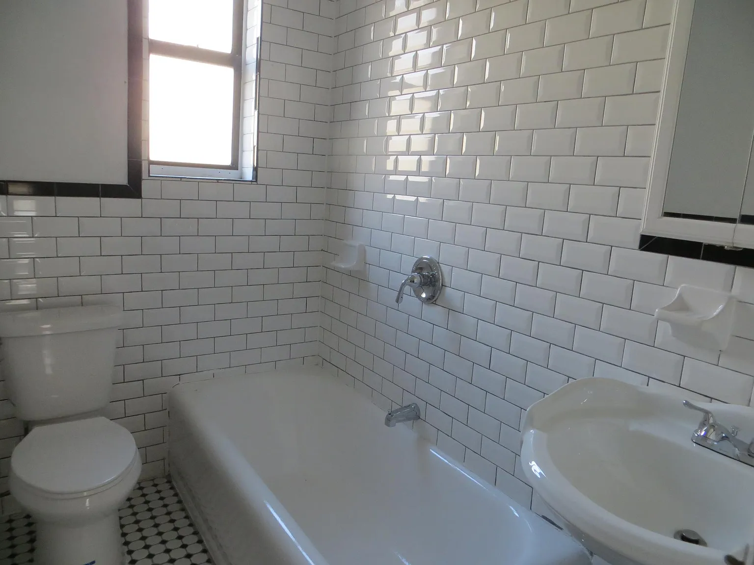1 bed, 850 sqft, $1,850 — Photo 3