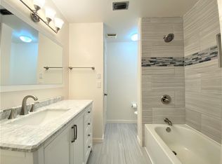 2711 Briarhurst Dr APT 5, Houston, TX 77057