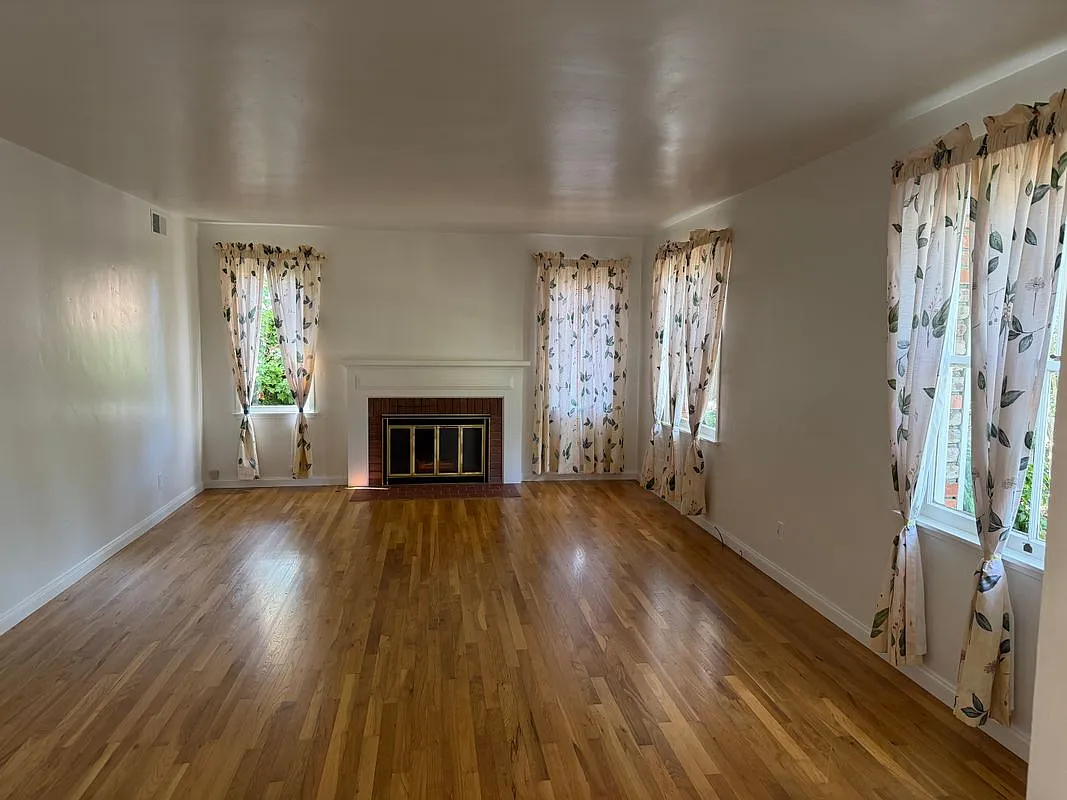 3 bed, 2.0 bath, 1509 sqft, $5,500 — Photo 2