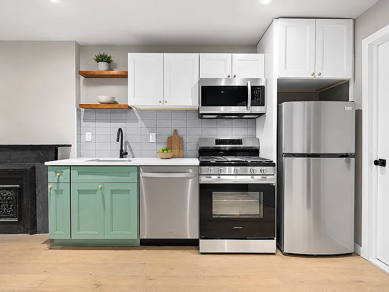 361 Marion St #1 — Photo 4