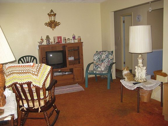 2nd image of 698 Bayridge Blvd