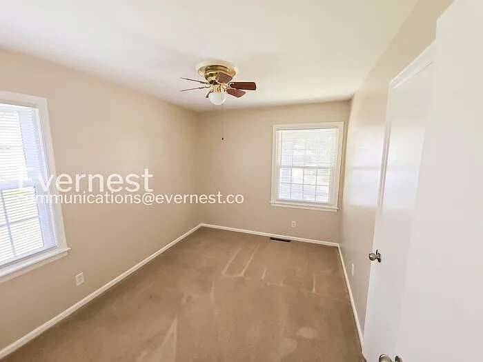 2904 N Chippewa Dr — Photo 8