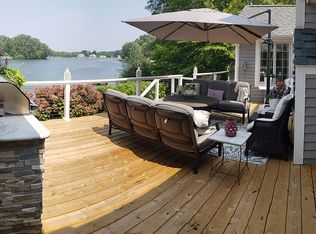 316 Blarney Ln, Plainwell, MI 49080