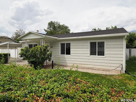 3rd image of 449 E Serenity Oak Ln