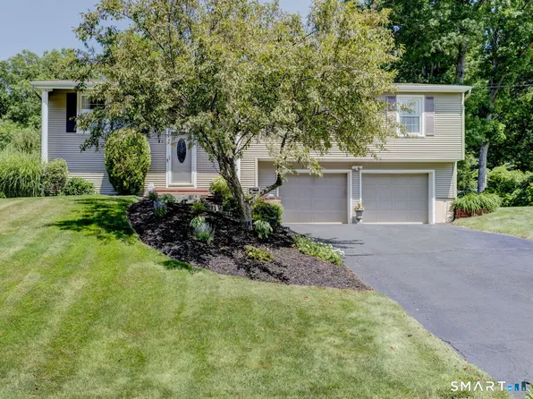 41 October Lane, Southington, CT 06479