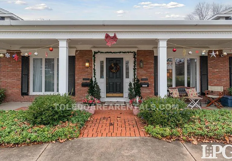 3835 Hillandale Rd E — Photo 5
