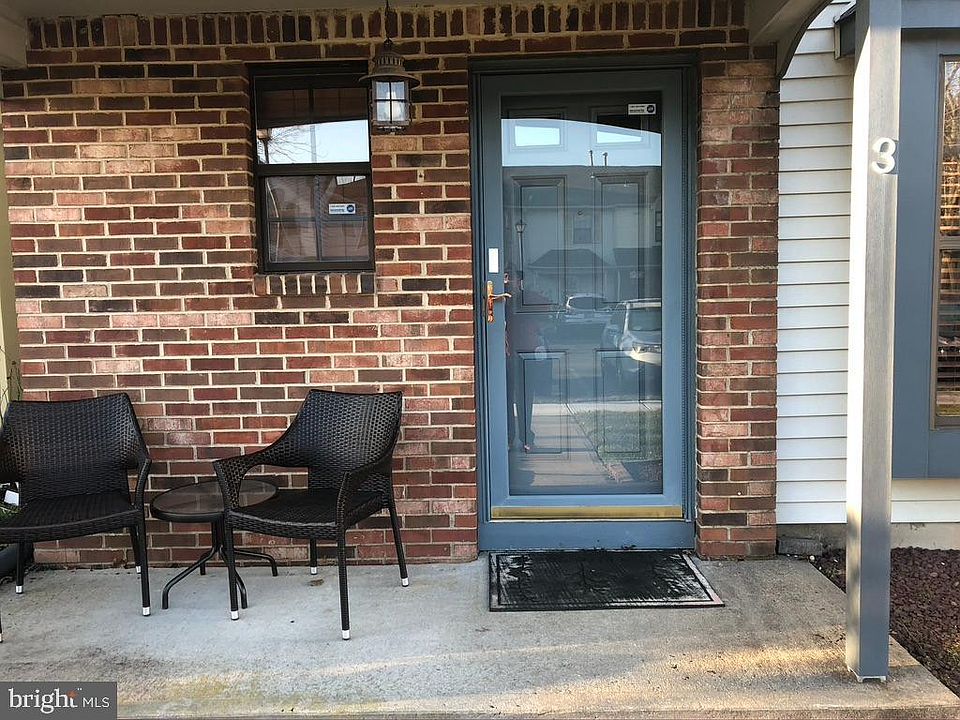 2nd image of 3 Carlyle Ct