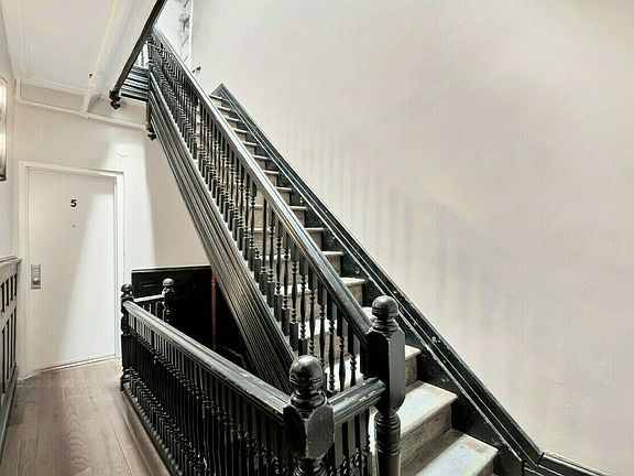 4th image of 1310 Dean St #2F