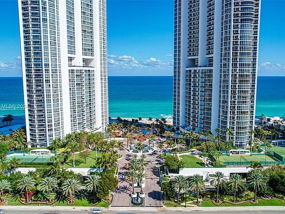4th image of 18201 Collins Ave APT 3709