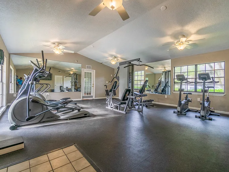 Laurel Oaks — Photo 16