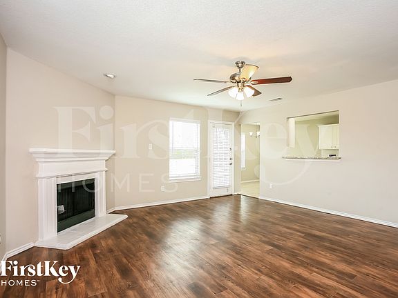 4th image of 225 Grant Dr