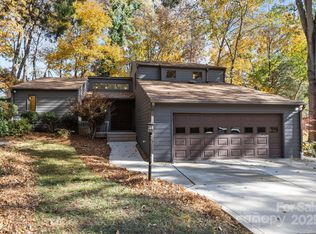 8117 Rising Meadow Rd, Charlotte, NC 28277