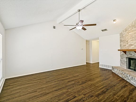 3rd image of 536 Clover Dr