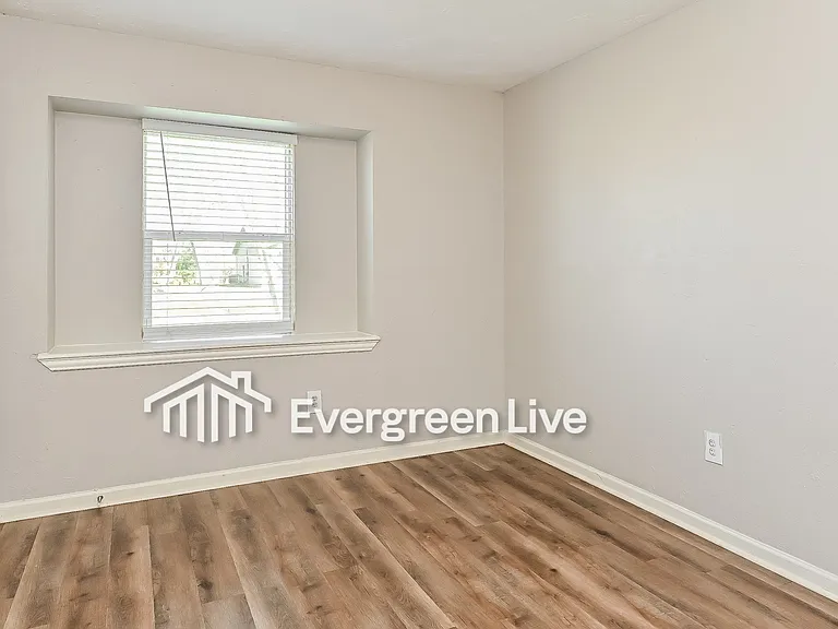 7421 Plover Cir — Photo 10