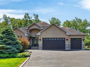 5 Royal Troon Dr, Brant, ON N0E 1R0